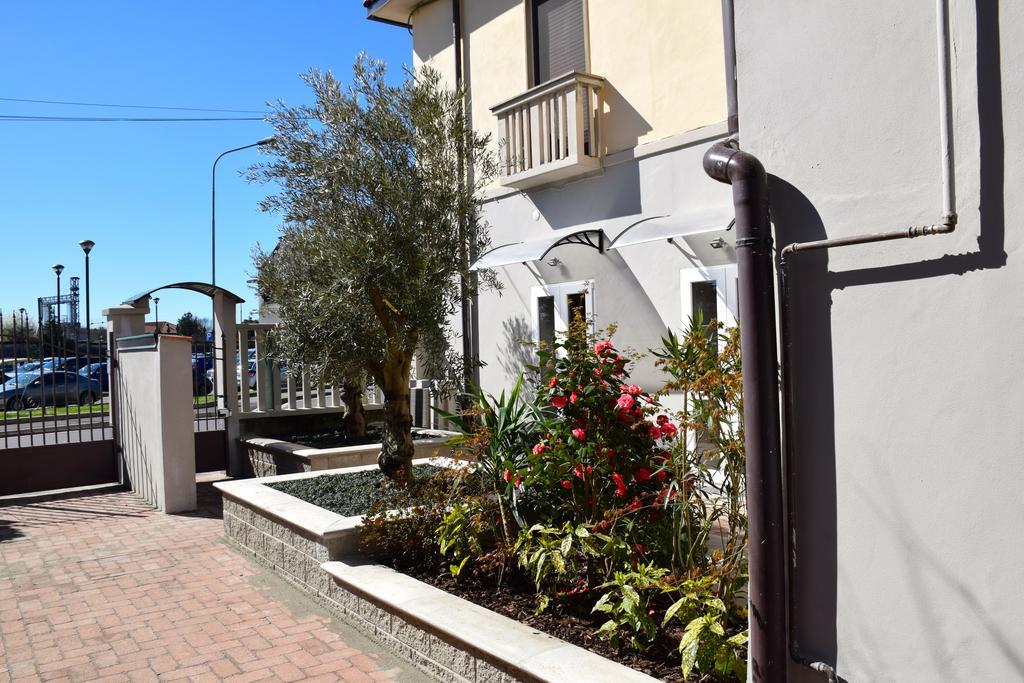 B&B Leonardo Rho Extérieur photo